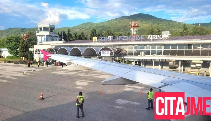Aerodrom Sv Apostol Pavle   Okhrid Letalo So Nepodvizhni Krila - P.fah 134 6000 Mk