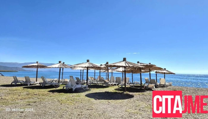 Bazen Na Khotelot Drim Sie - Струга