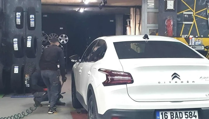 Dunlop 94 Tetovo -  продавница за гуми - Порој