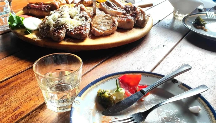 Restoran Domakjinska Kukja Vevchani Khrana I Pijalatsi - Вевчани