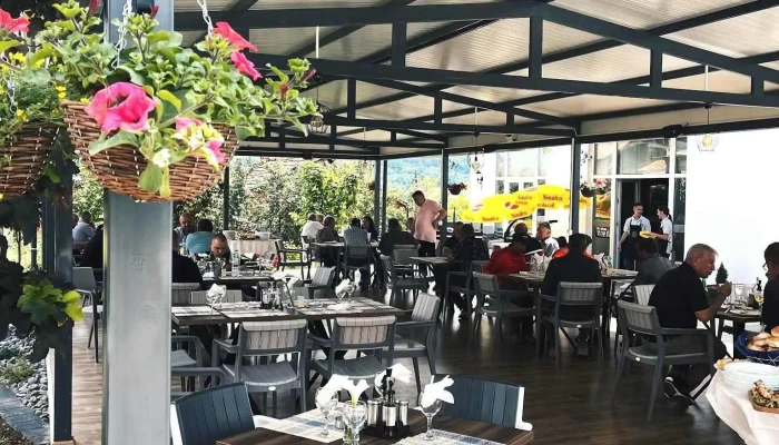Restoran Dvor   Restaurant Dvor Atmosfera - Кичево