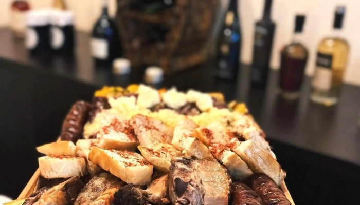 Restoran Dvor   Restaurant Dvor Khrana I Pijalatsi - Кичево