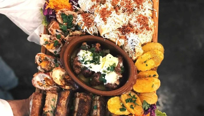 Restoran Dvor   Restaurant Dvor Od Sopstvenikot - Кичево