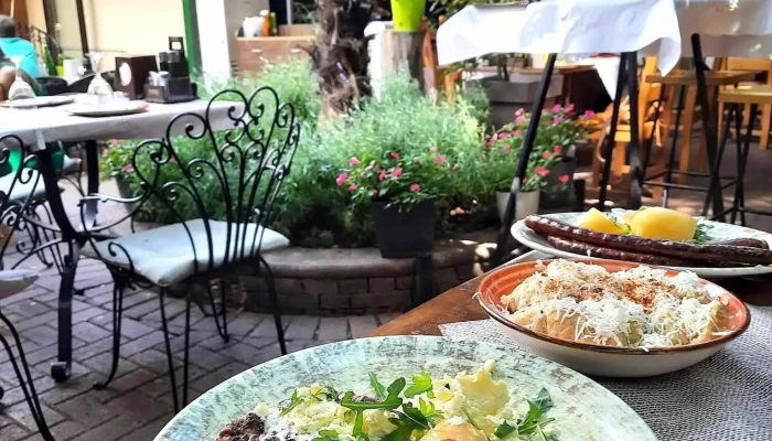 Restoran Dvor Khrana I Pijalatsi - Скопје