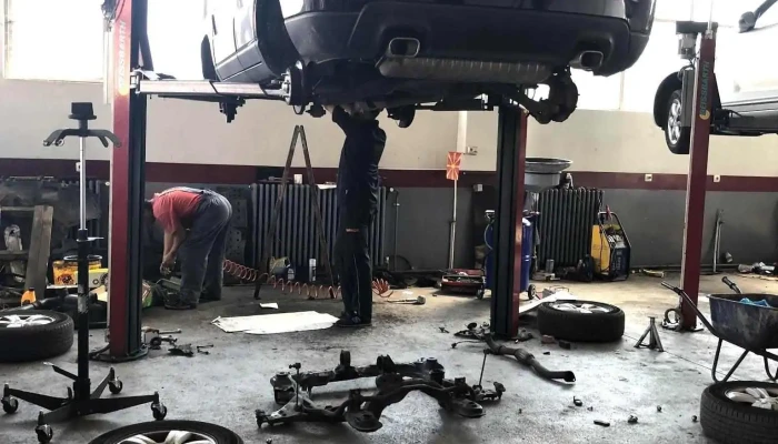 Servis Avto Velinovski Enterier - Куманово