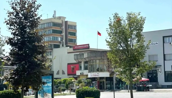 Sheshi Iliria - Tetovë 1220