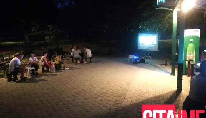 Shtand Za Kafe 12 Te Vatashki Mladintsi Od Sopstvenikot - Кавадарци