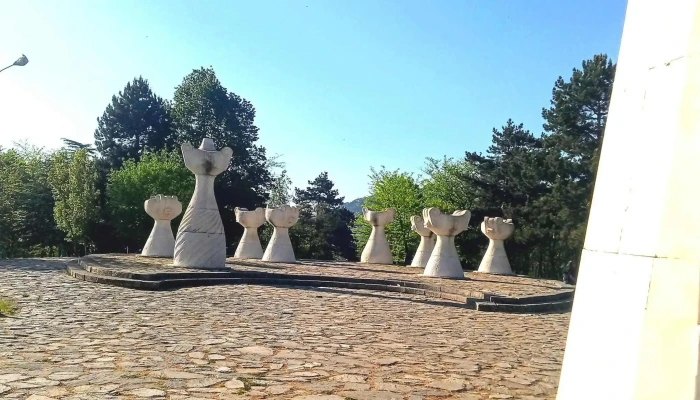 Spomenik Mogila Na Nepobedenite како да стигнете - Прилеп